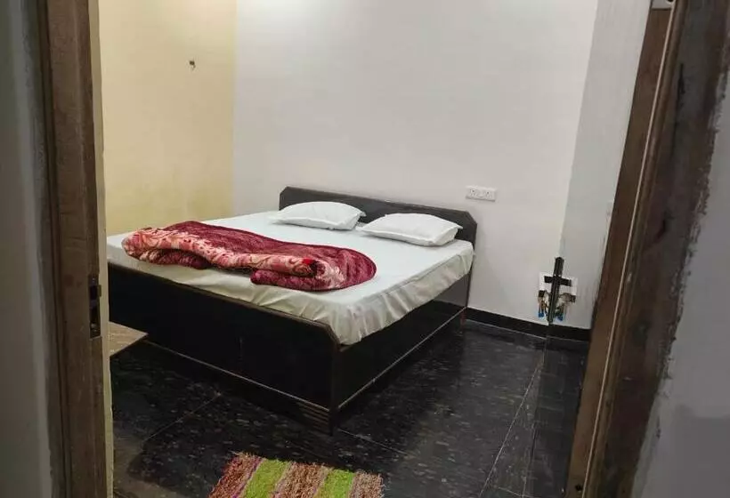 پانسیون Sky Inn Paying Guest House