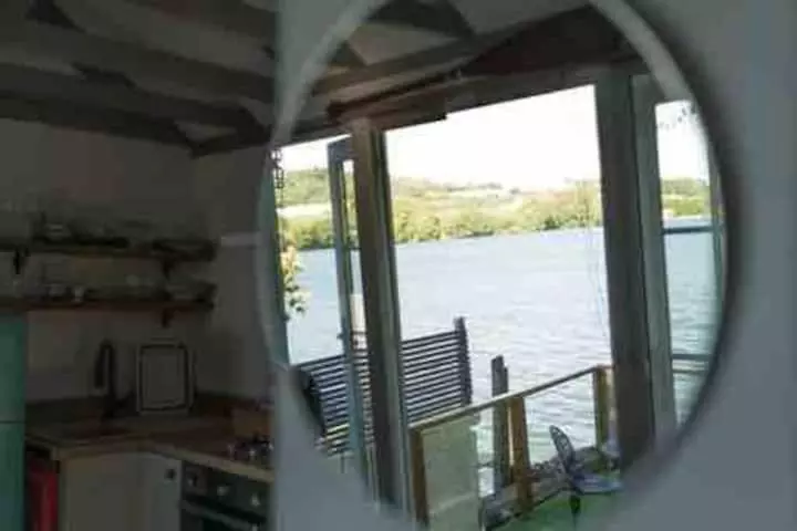 Logis Boathouse