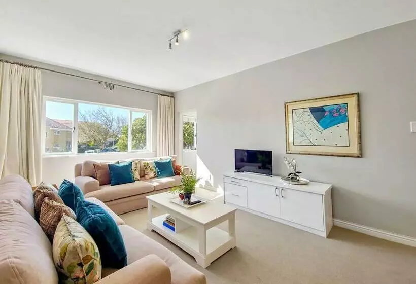 Spacious Cozy Apartment With Wi Fi!