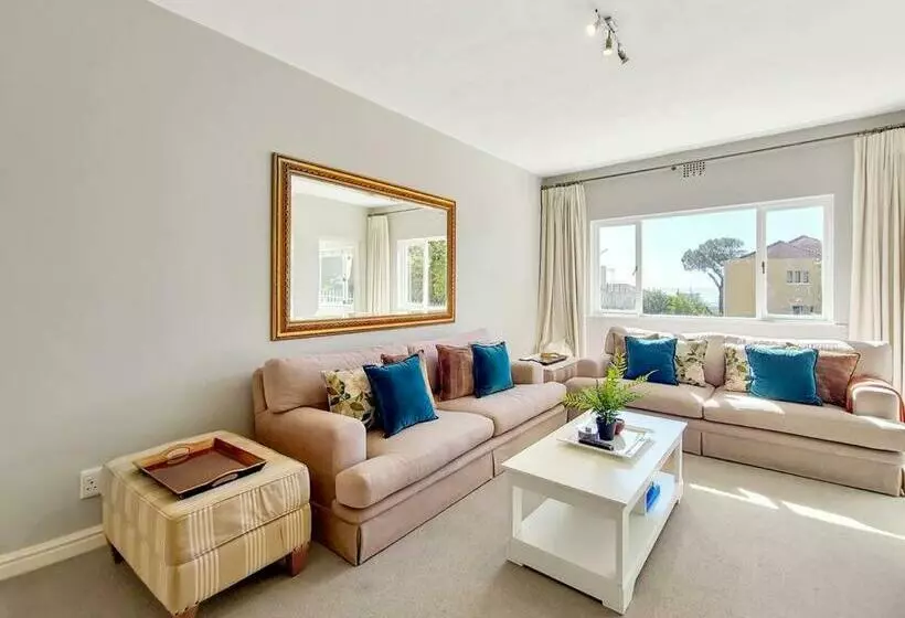 Spacious Cozy Apartment With Wi Fi!
