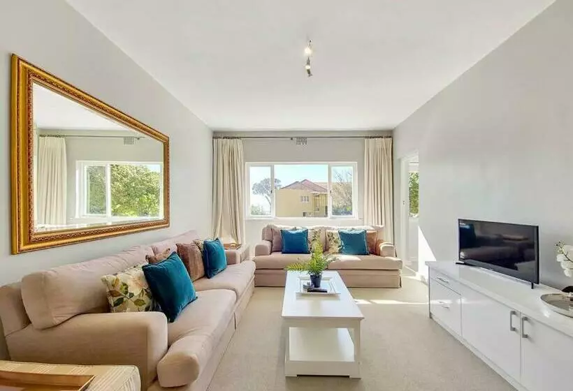 Spacious Cozy Apartment With Wi Fi!