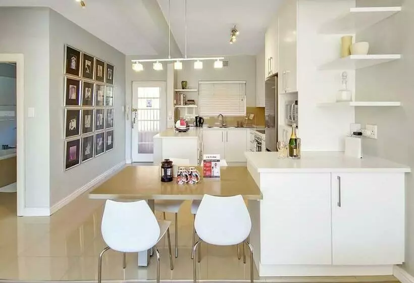 Spacious Cozy Apartment With Wi Fi!