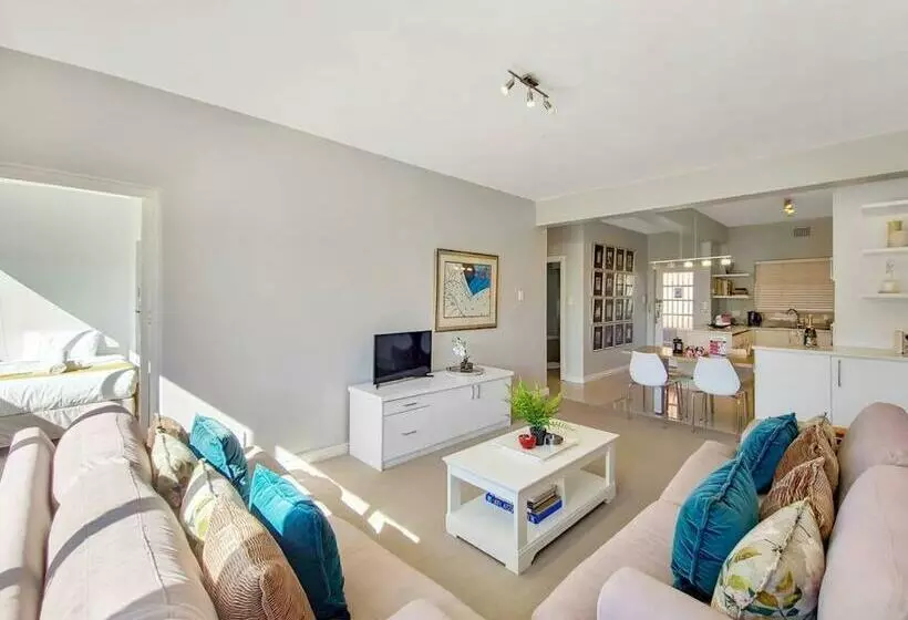 Spacious Cozy Apartment With Wi Fi!