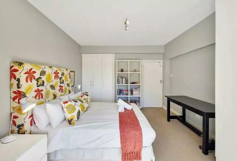 Spacious Cozy Apartment With Wi Fi!