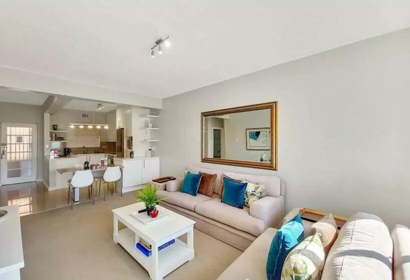 Spacious Cozy Apartment With Wi Fi!