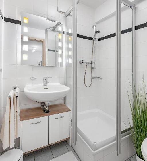 Zwei Zimmer Wohnung Im Stadtzentrum Mit Tiefgaragenplatz