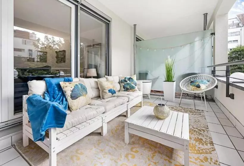 Zwei Zimmer Wohnung Im Stadtzentrum Mit Tiefgaragenplatz