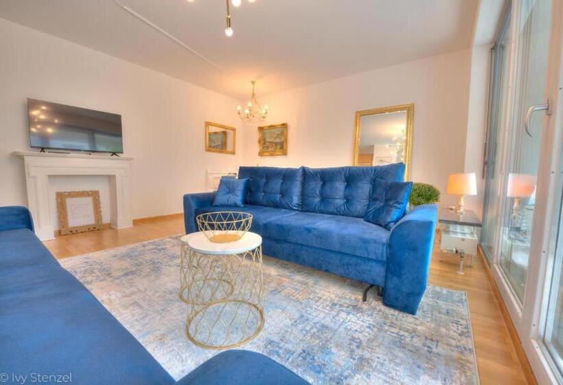 Zwei Zimmer Wohnung Im Stadtzentrum Mit Tiefgaragenplatz