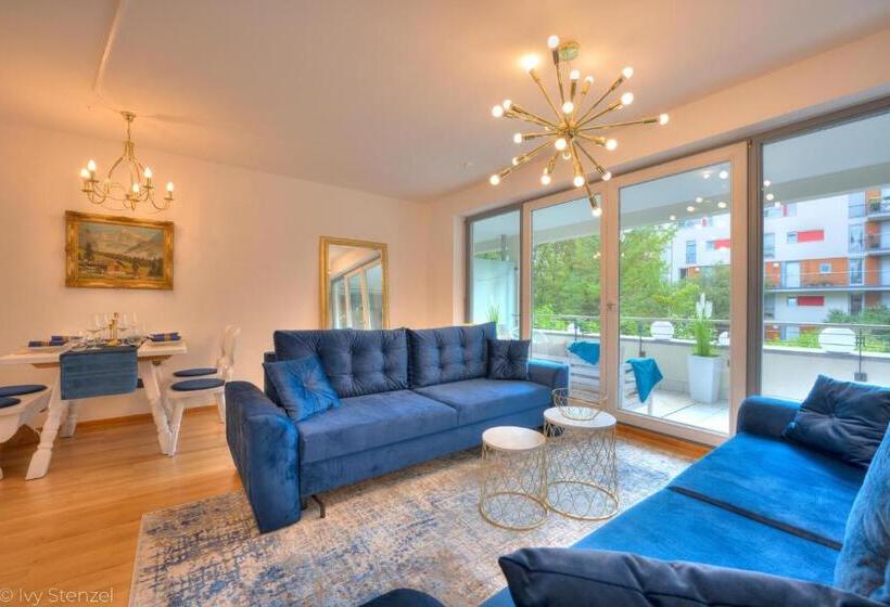 Zwei Zimmer Wohnung Im Stadtzentrum Mit Tiefgaragenplatz