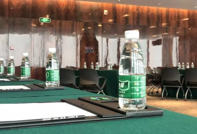 Отель Luoyang Christian S