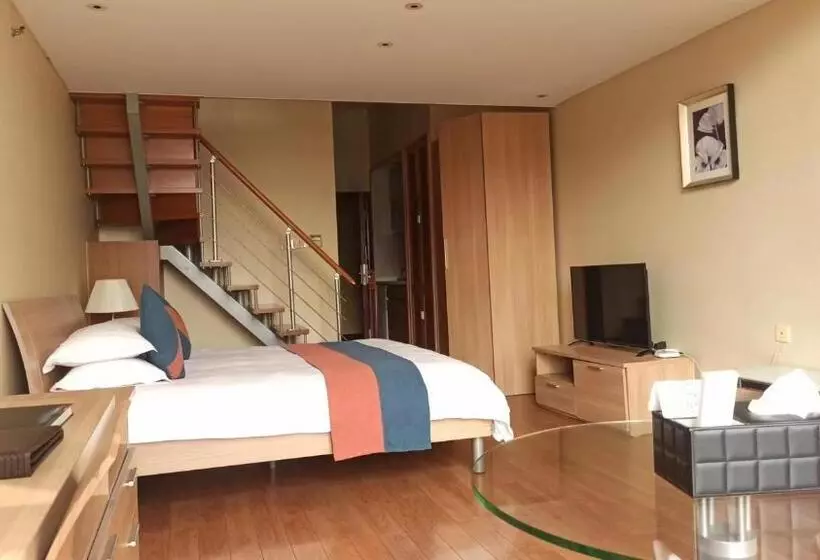 בית מלון כפרי East King Business