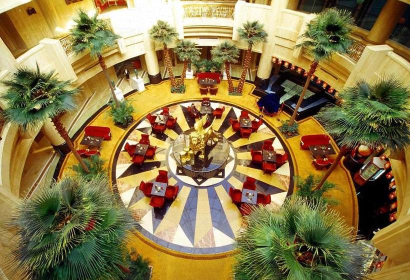 فندق Royal International