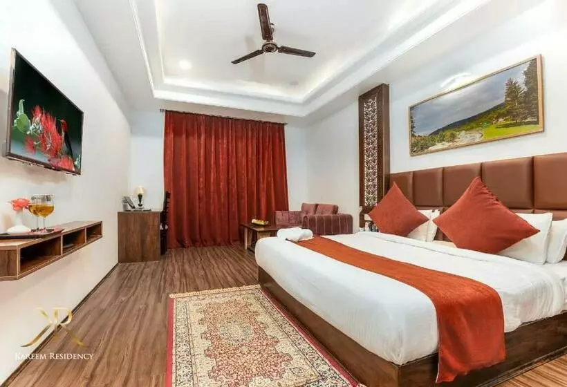 ホテル Kareem Residency