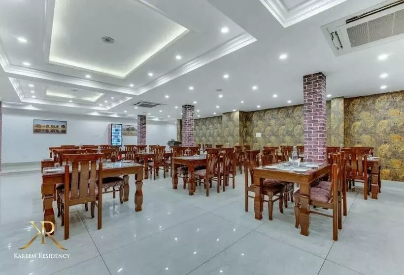 ホテル Kareem Residency