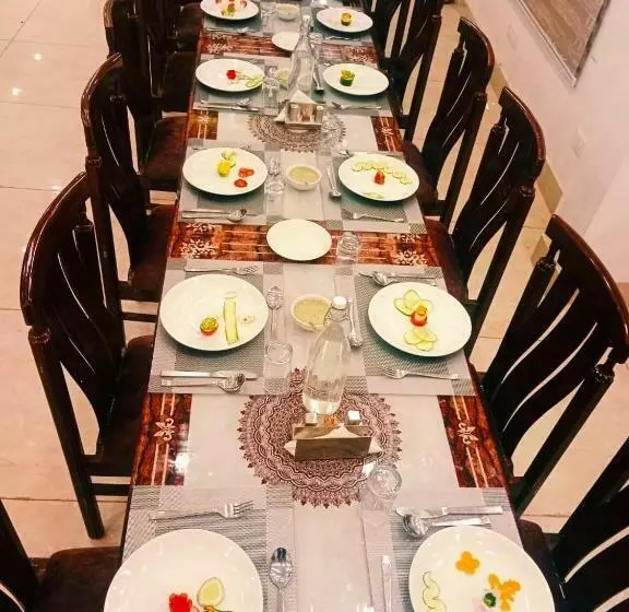 ホテル Kareem Residency