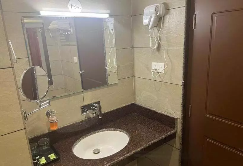 ホテル Kareem Residency