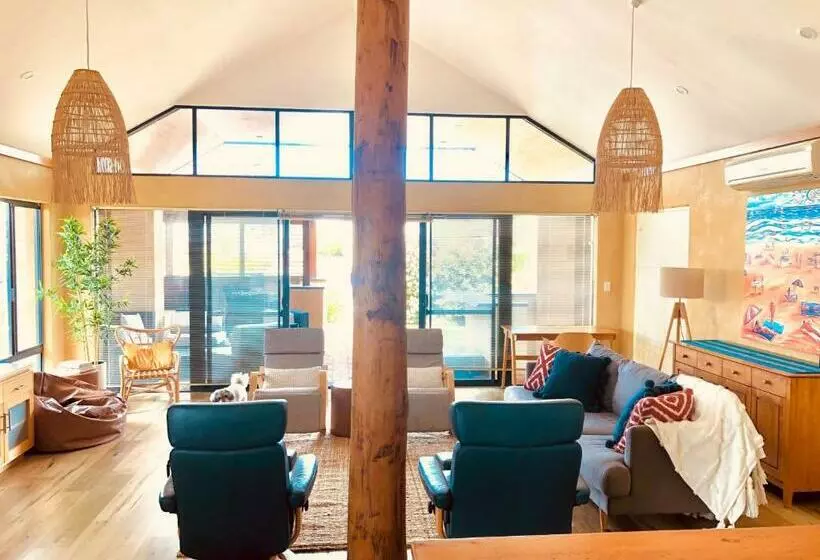 Mandurah Waterfront Retreat
