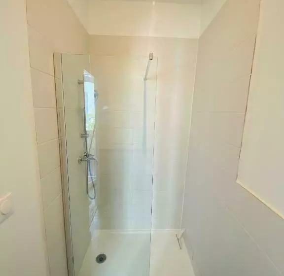 Rdc Cozy Central Flat/free Parking