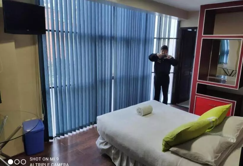 هاستل Hostal Naval