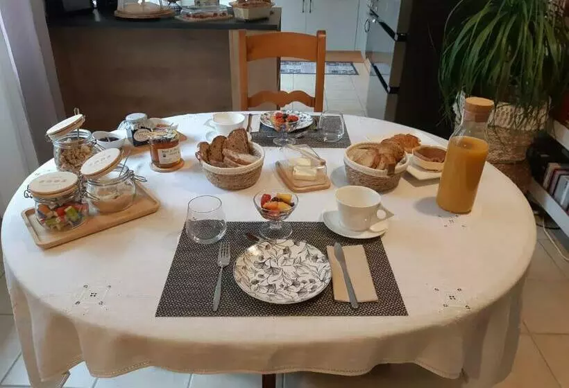 ベッドアンドブレックファースト Maison Du Val Du Loup