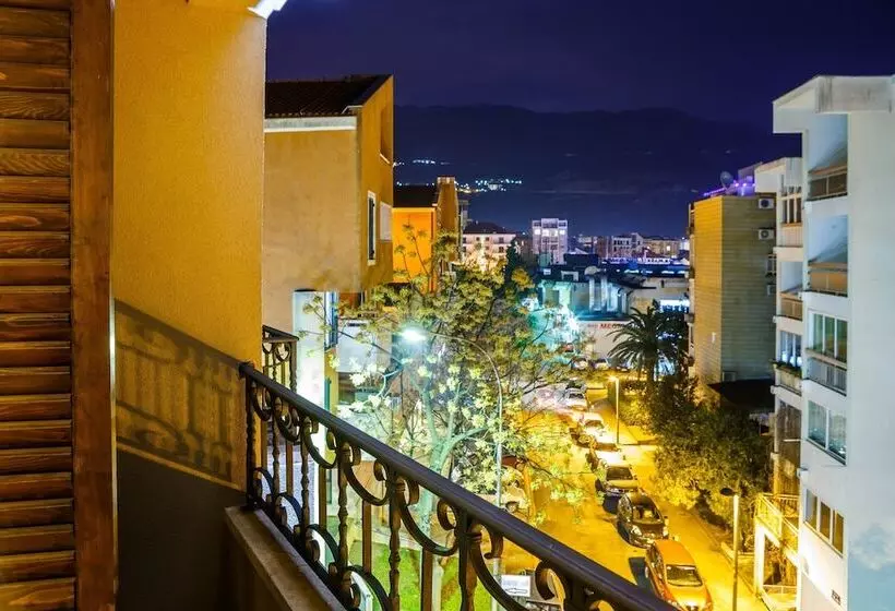 پانسیون Central Hotel Budva