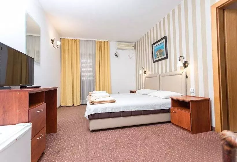 پانسیون Central Hotel Budva