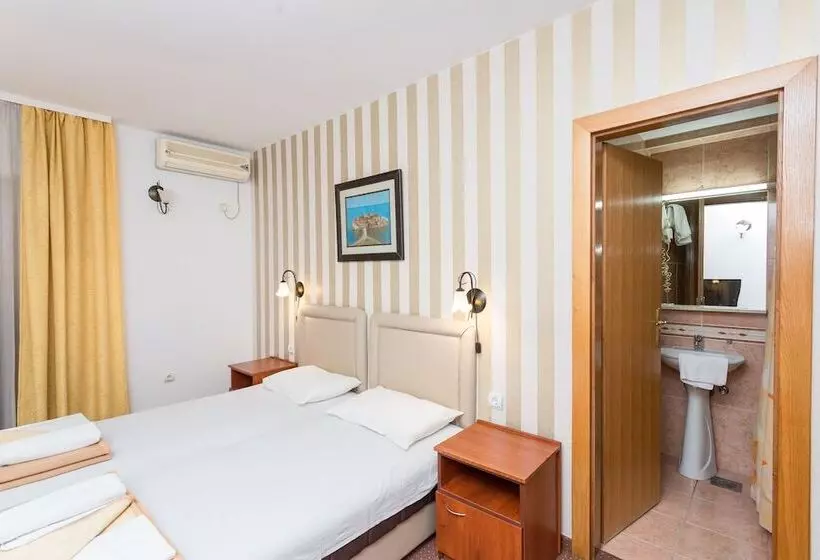 پانسیون Central Hotel Budva