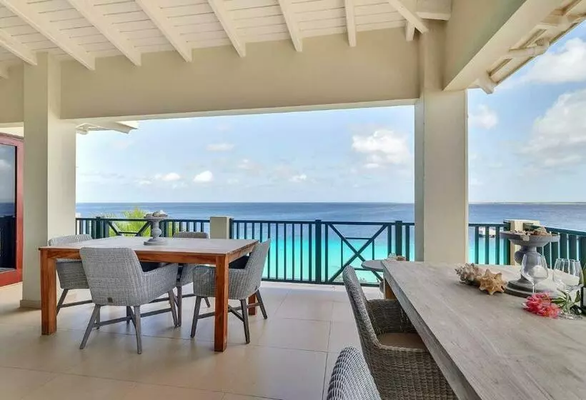 Penthouse On The Bay In Chachacha Beach Apartments