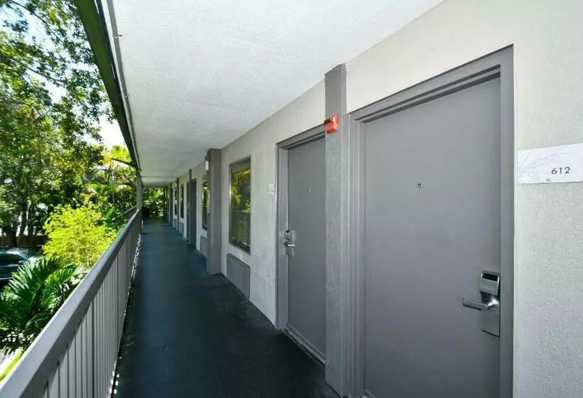 Sarasota Cay Club #612   Heated Pool, Bunk Beds, Huge Tv, Tiki Bar, More!