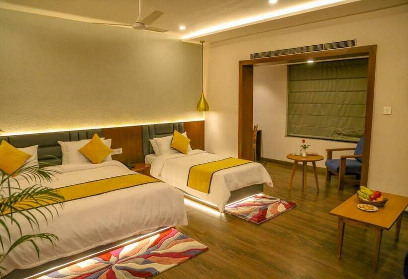 Four Leaf Hotel Sapphire Blue, Varanasi