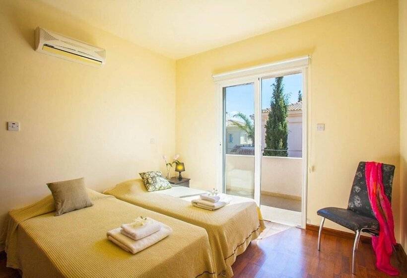 Villa Miracle In Paralimni