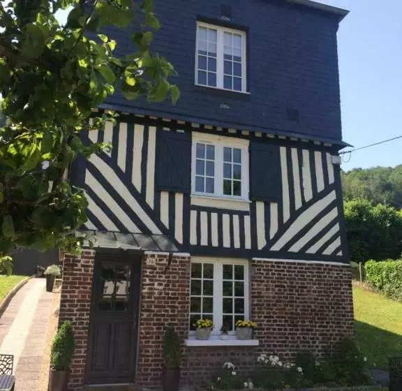 تختخواب و صبحانه Les Pommiers