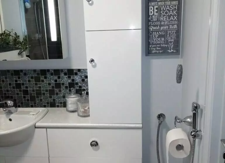 Charming 2 Bed Apartment In Eastleigh