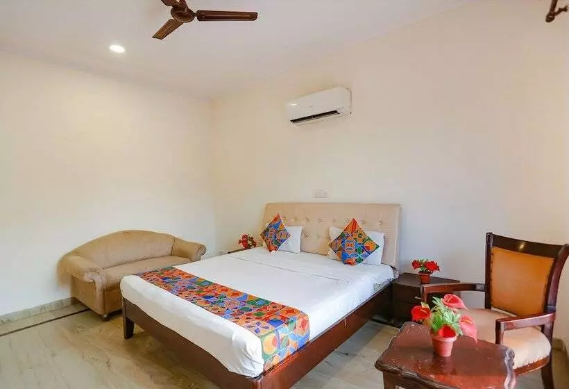Fabhotel Grand Palace