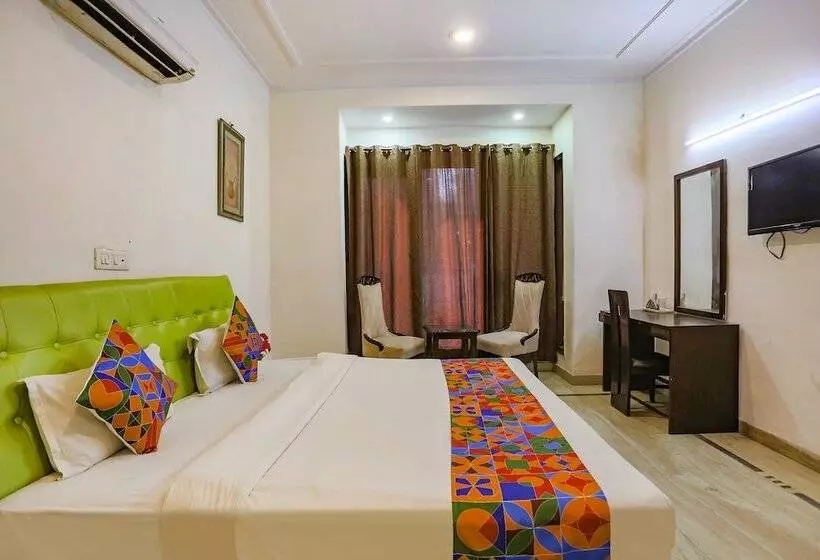 Fabhotel Grand Palace