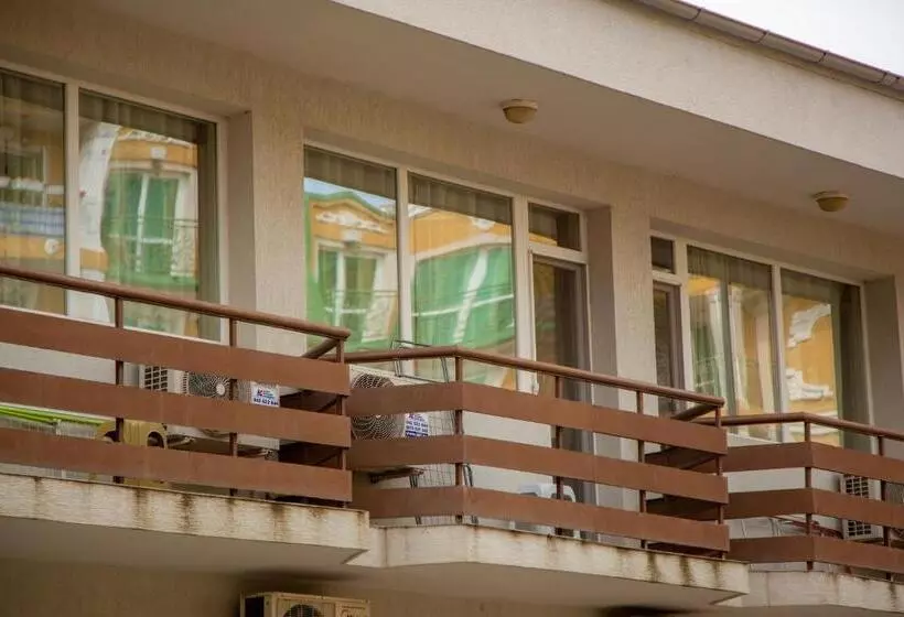Hostel Arena