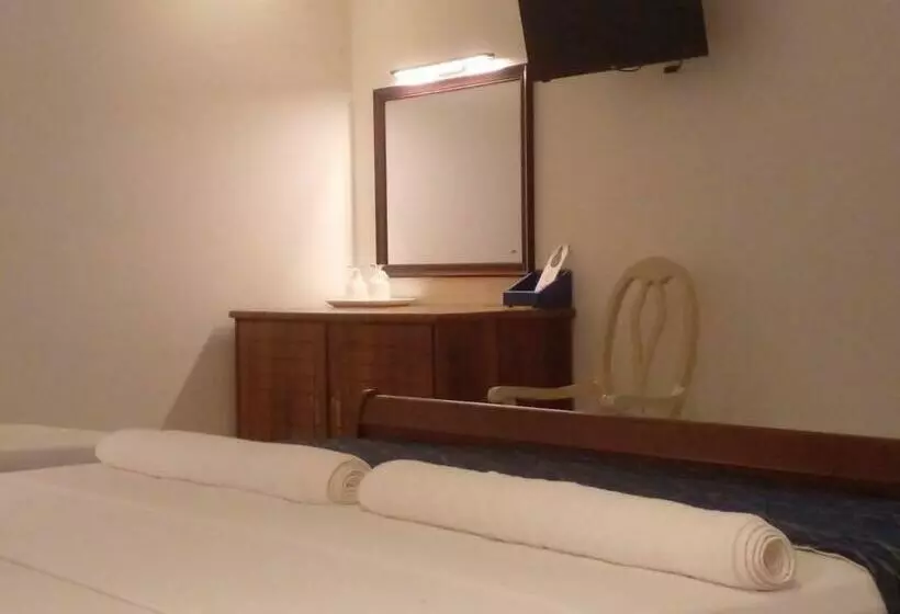 هتل Amaa River Garden