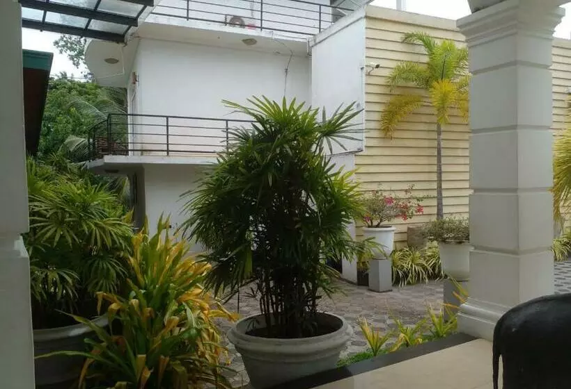 هتل Amaa River Garden