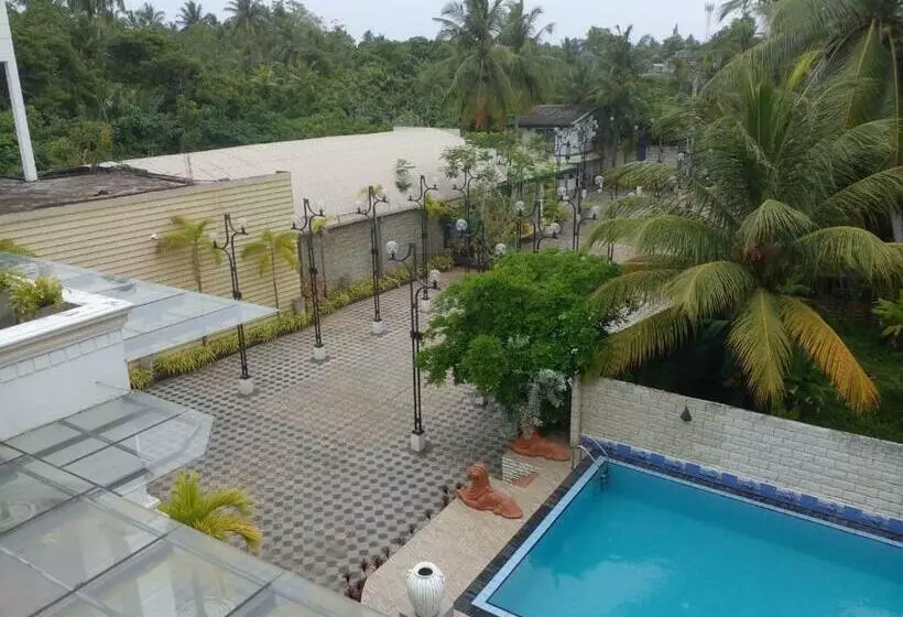 هتل Amaa River Garden