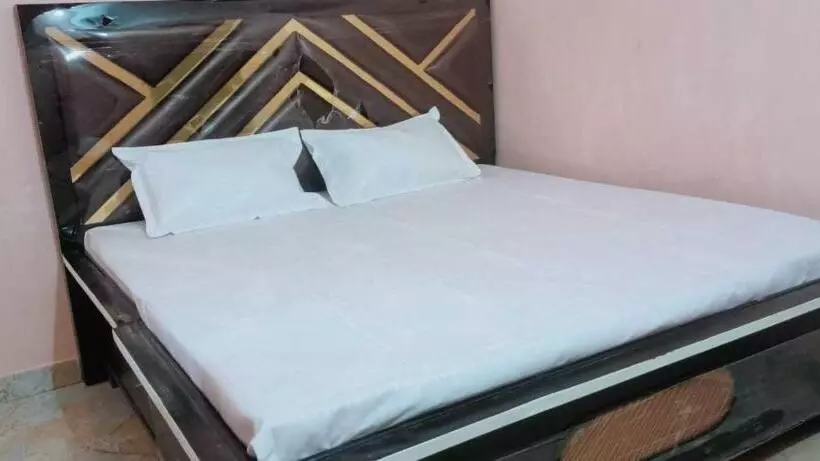 Hotelli Oyo 91336 Sd Palace