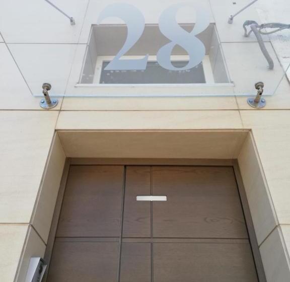 פנסיון Poste Rooms 28