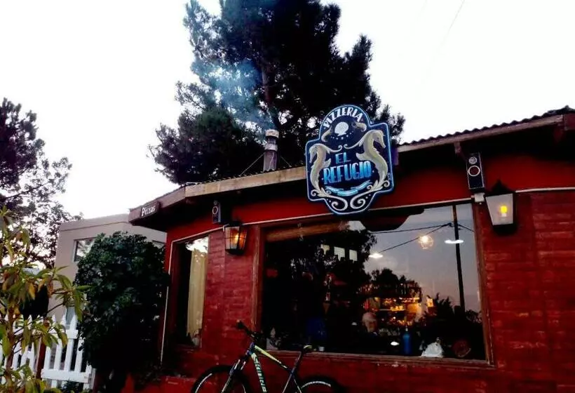 Retkeilymaja El Refugio Piramides