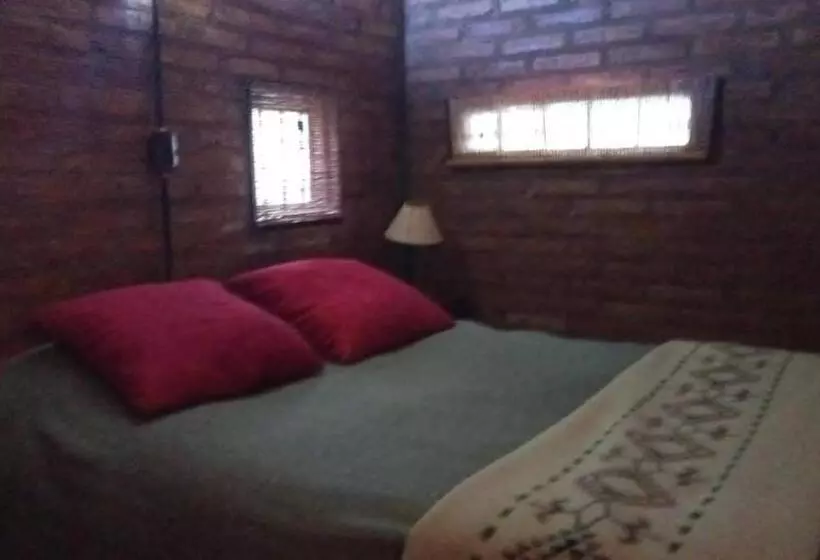 Retkeilymaja El Refugio Piramides
