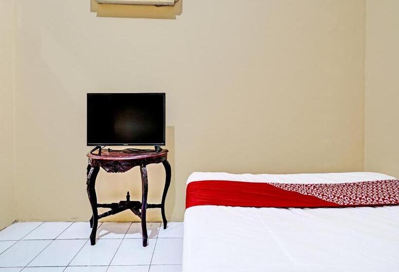 בית מלון כפרי Oyo 91389 Anggrek Residence Syariah