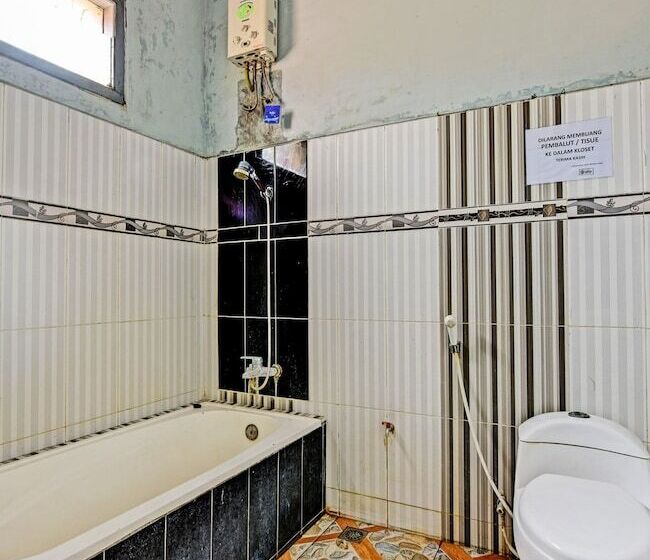 Spot On 91376 Hotel Bintang Flores