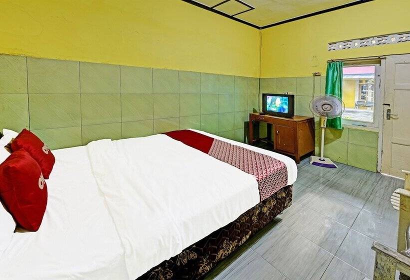 Spot On 91376 Hotel Bintang Flores