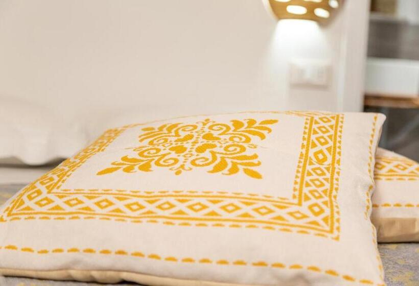 بنسيون Bed And Terrace Caterina