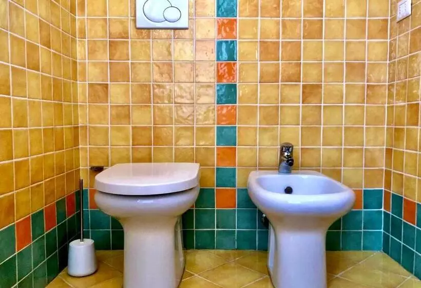 تختخواب و صبحانه Stanza E Bagno Privato, Idromassaggio Con Extra Fee, In Appartamento