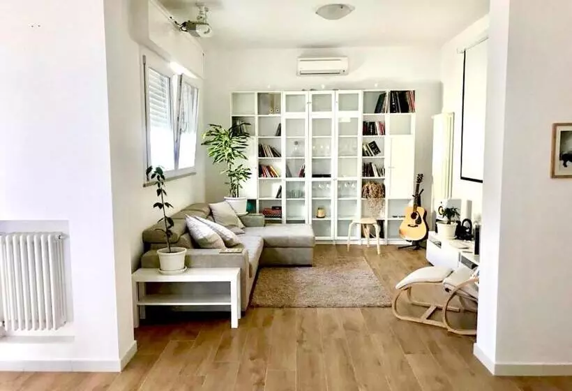 تختخواب و صبحانه Stanza E Bagno Privato, Idromassaggio Con Extra Fee, In Appartamento