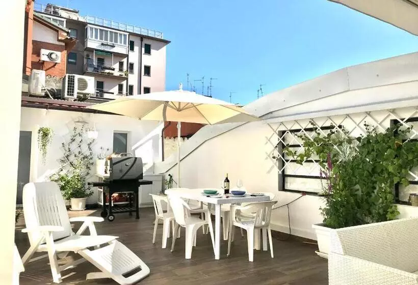 تختخواب و صبحانه Stanza E Bagno Privato, Idromassaggio Con Extra Fee, In Appartamento